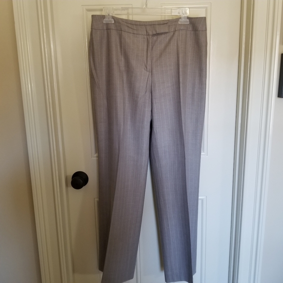 Beautiful Albert Nipon 2pc pant suit.  Size 8. Excellent condition. - Picture 8 of 10